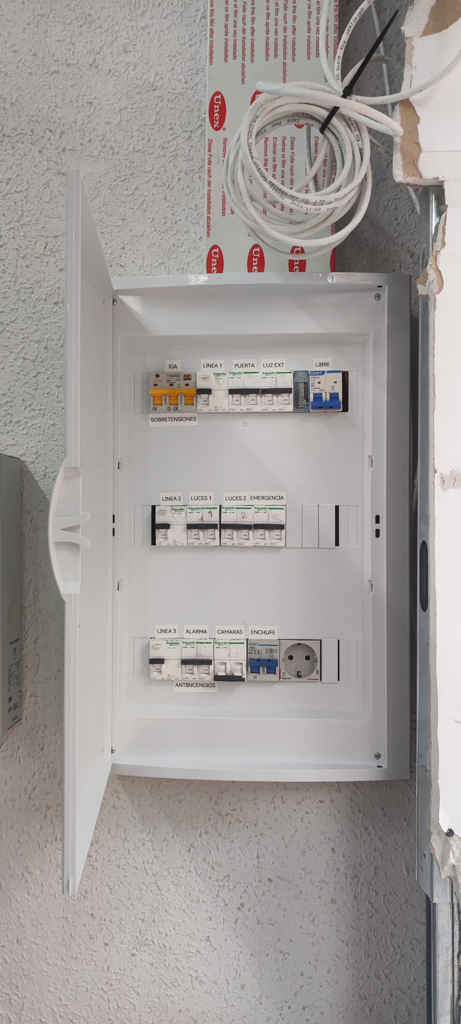 Barcelona - Instal·lació elèctrica de trasters de proximitat